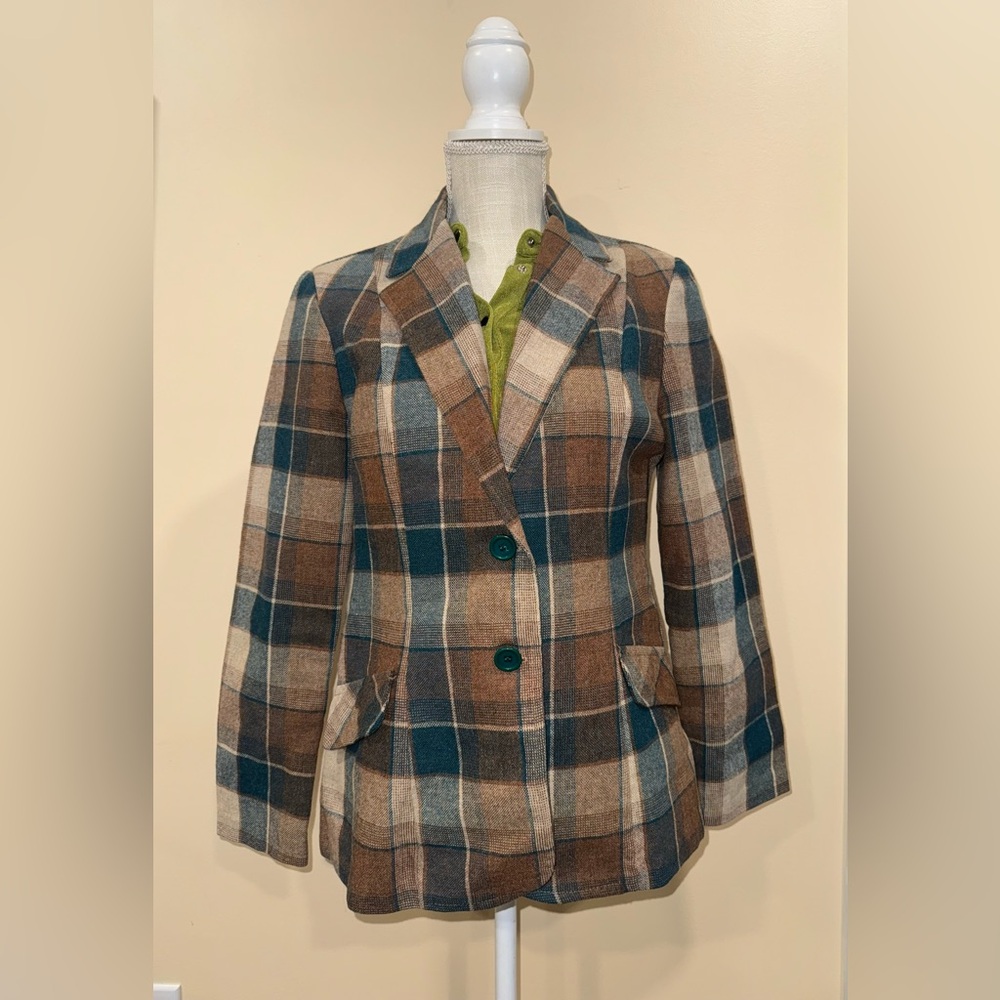 Moderage Brand Women’s Blazer
Wool